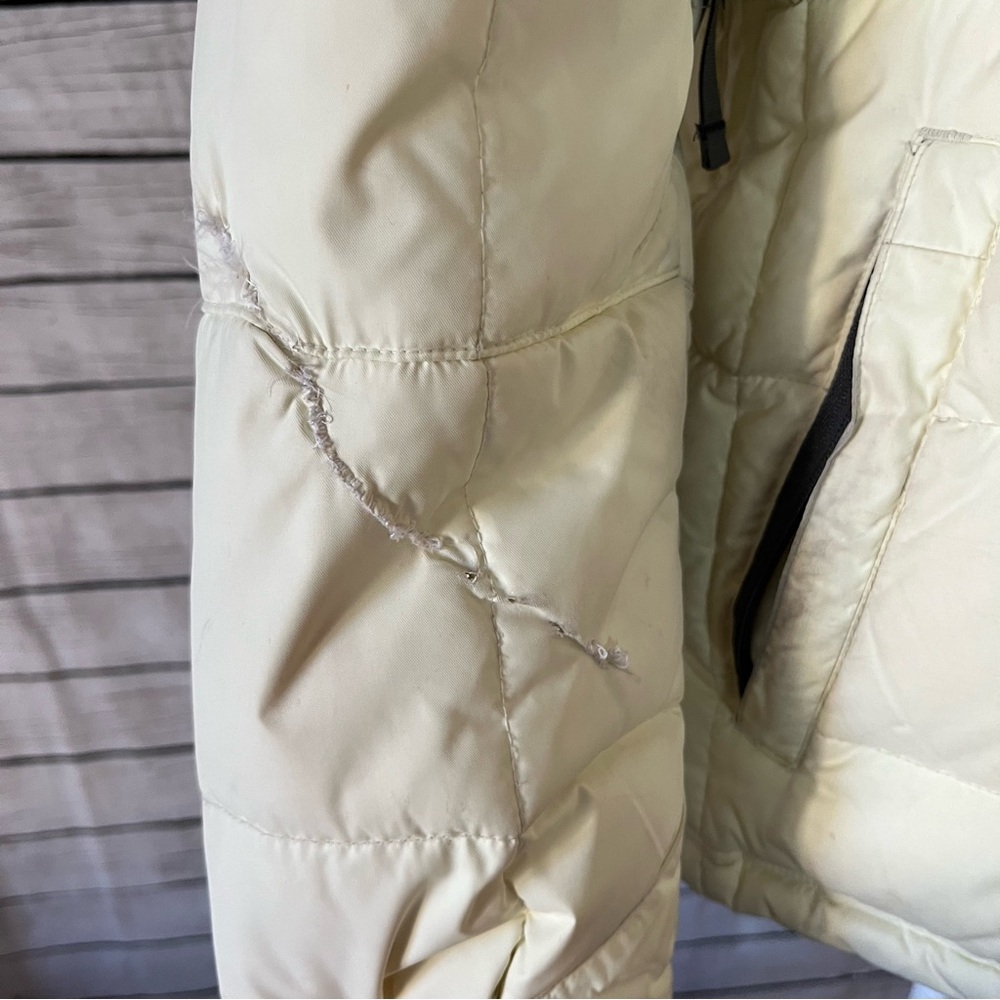686 Archetype Ski/ Snowboard Puffy Jacket Size Small - Picture 7 of 16